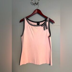 Pink sleeveless shirt with bow